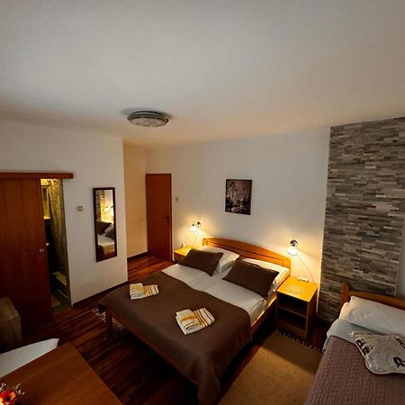 Guest House Family Varda Plitvice Lakes Plitvička Jezera المظهر الخارجي الصورة