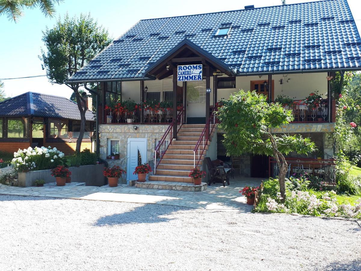 Guest House Family Varda Plitvice Lakes Plitvička Jezera المظهر الخارجي الصورة