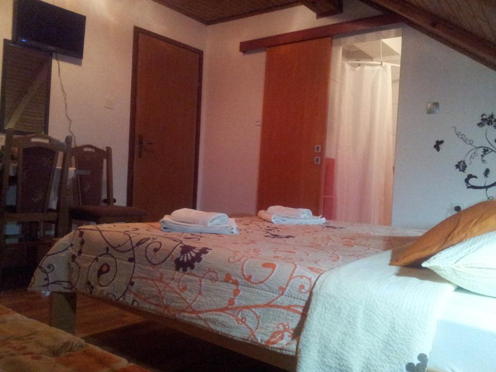 Guest House Family Varda Plitvice Lakes Plitvička Jezera المظهر الخارجي الصورة
