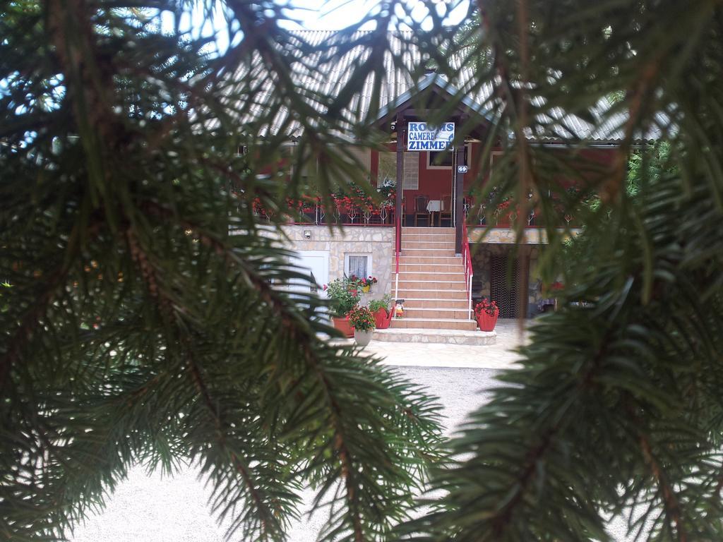 Guest House Family Varda Plitvice Lakes Plitvička Jezera المظهر الخارجي الصورة
