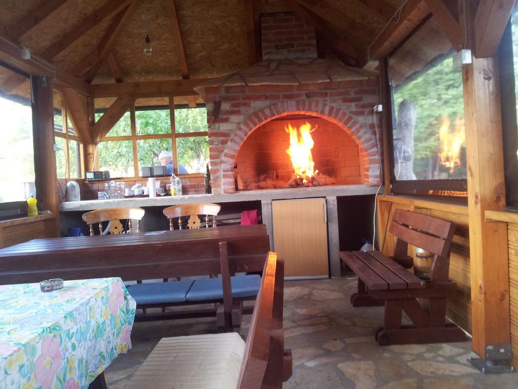 Guest House Family Varda Plitvice Lakes Plitvička Jezera المظهر الخارجي الصورة