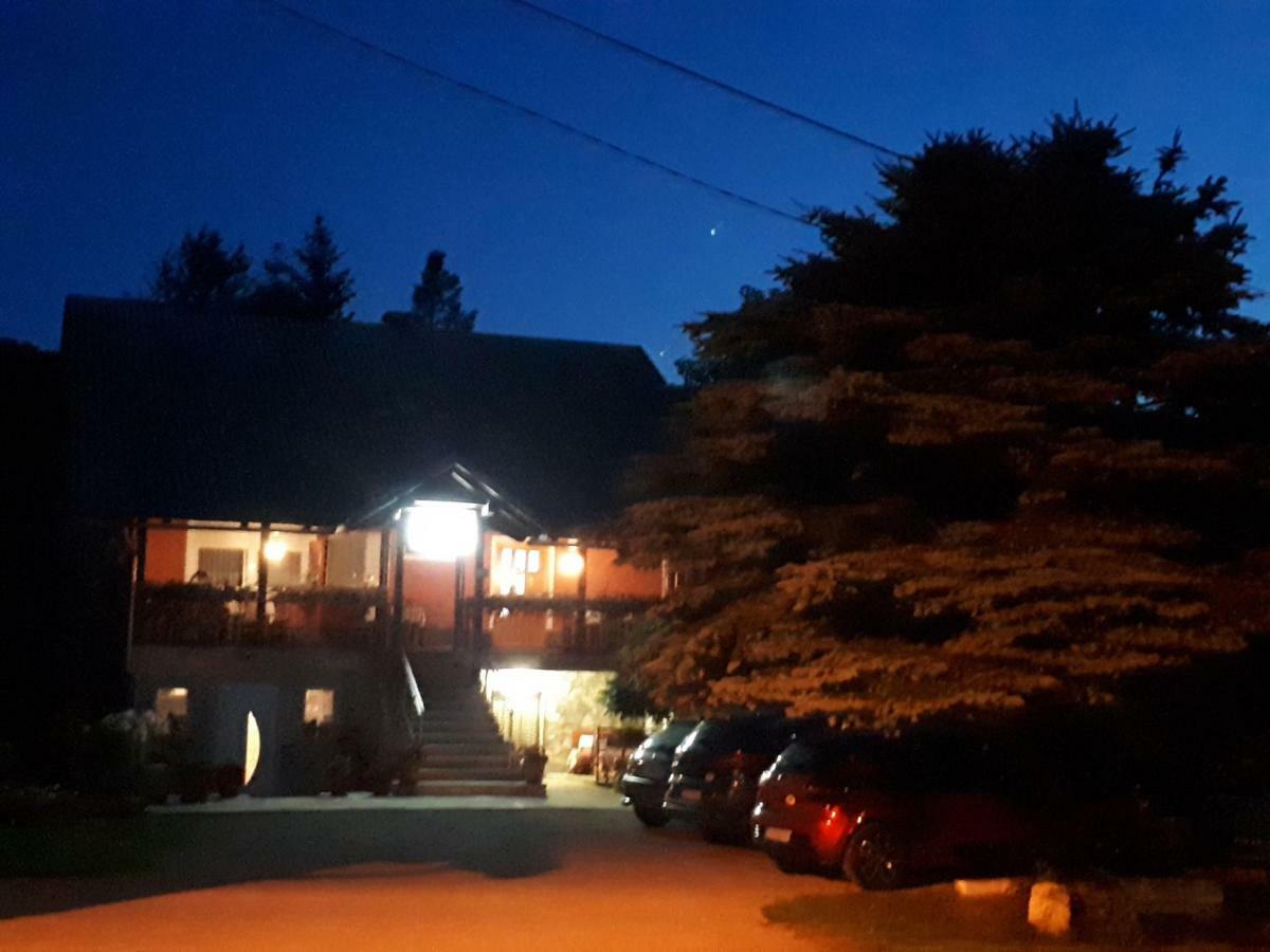 Guest House Family Varda Plitvice Lakes Plitvička Jezera المظهر الخارجي الصورة